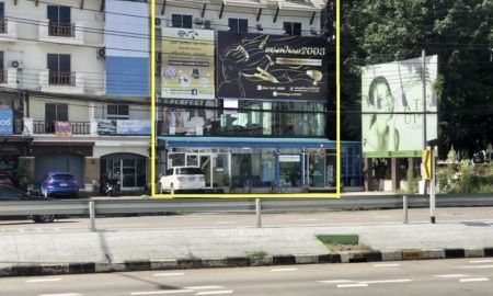 ขายอาคารพาณิชย์ / สำนักงาน - ขายถูกมาก!! อาคารพาณิชย์ 4 ชั้น 3 คูหาติดกัน ติดถนนใหญ่ อ.เมืองเชียงใหม่ ตรงข้ามโลตัสรวมโชค จะซื้อ3ห้องหรือซื้อแยกก็ได้