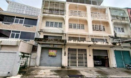 ขายอาคารพาณิชย์ / สำนักงาน - ขายอาคารพาณิชย์ 1คูหา 3 ชั้นครึ่ง 24 ตร.วา ซอยทหารบก ถนนรถไฟตะวันออก ในเมืองนครปฐม ZW629