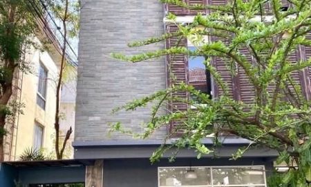 ให้เช่าทาวน์เฮาส์ - ให้เช่าทาวน์โฮม 3 ชั้น ย่าน Town in Town หลังมุม ลาดพร้าว 94 ถนนศรีวรา