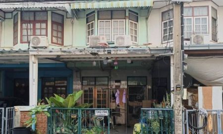 ขายทาวน์เฮาส์ - ขายทาวน์เฮ้าส์ 2 ชั้น หมู่บ้านอยู่เจริญ 542 ทำเลดี เดินทางสะดวก