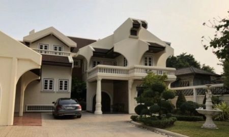 ให้เช่าบ้าน - ให้เช่าบ้านเดี่ยว 2 ชั้นหลังใหญ่ 208 ตารางวา 400 ตารางเมตร 6 จอด ใจกลางเมือง ซอยสวนพลู ย่านสาทร