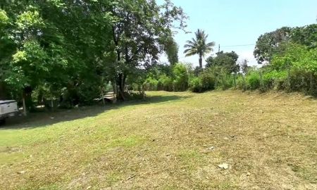 ขายที่ดิน - ขายที่ดินสวยติดริมน้ำเเม่กลาง เส้นเดียวกับน้ำตกแม่กลาง ใกล้ทางขึ้นดอยอินทนนท์ มีทางเข้าจากถนนใหญ่ เหมาะทำบ้านพัก รีสอร์ท