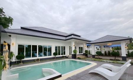 ให้เช่าบ้าน - พลูวิลล่าหรูพัทยา ตกแต่งครบ พร้อมเฟอร์ ทำเลดี ใกล้แหล่งชุมชน