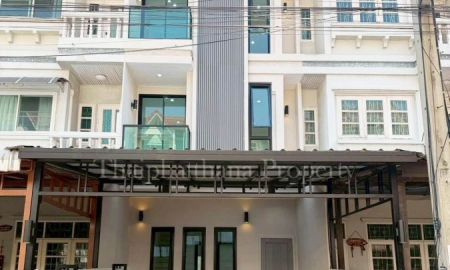 ขายทาวน์เฮาส์ - ทาวน์โฮม 3 ชั้น ซอยนาคนิวาส ลาดพร้าว รีโนเวทใหม่ สวย พร้อมเข้าอยู่