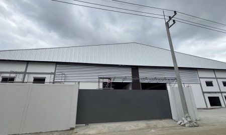 ให้เช่าโรงงาน / โกดัง - ให้เช่าโกดังอําเภอกระทุ่มเเบน สมุทรสาคร ขนาด 2000 ตรม ขนาดโกดัง 1500 ตารางเมตร มีออฟฟิศ 2 ชั้น 10x9