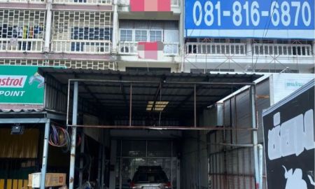 ให้เช่าอาคารพาณิชย์ / สำนักงาน - ให้เช่า อาคารพาณิชย์ สำหรับค้าขาย 4 ชั้น ครึ่ง 4 ห้องนอน มีที่จอดรถ ราคา 15,000 บาท/เดือน