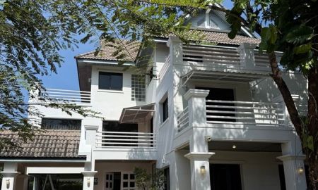 ให้เช่าบ้าน - ให้เช่าบ้านเดี๋ยว 3 ชั้น เนื้อที่ 200 ตร.ว.หมู่บ้านนวธานี ซอยเสรีไทย59