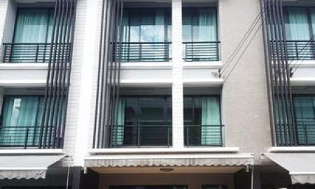 ให้เช่าทาวน์เฮาส์ - ให้เช่า] หมู่บ้าน บ้านกลางเมือง พระราม 9 - รามคำแหง / 3 ห้องนอน 3 ห้องน้ำ / 18 ตารางวา 150 ตารางเมตร **32,000**