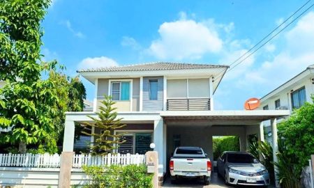 ให้เช่าบ้าน - นิคมปิ่นทอง ชลบุรี 3.8 กม เจปาร์ค ศรีราชา 3.7กม. บ้านเดี่ยว 2ชั้นหรูหรา จัดเต็มเฟอร์ฯ 45ตร.ว.180ตร.ม. 3นอน 3น้ำ.รพ.สมิติเวชศรีราชา 3.1 กม.