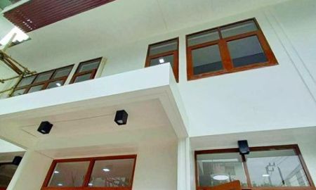 ให้เช่าบ้าน - รัชดา 6นอน ม.เซ็นจอห์น 2.3 กม. ถ.ประชาชื่น25 MRT บางซ่อน ให้เช่าบ้าน 2 ชั้นหลังใหญ่ 7น้ำ 90 ตร.ว. 300ตร.ม. รพ.เกษมราษฎร์ 900 ม. Airbnb