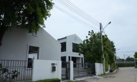 ขายบ้าน - ขายบ้านหรูหลังใหญ่ 199 ตร.ว. พร้อมอยู่ | พื้นที่ใช้สอย 745 ตร.ม. | เพียง 28 ล้านบาทเท่านั้น!!