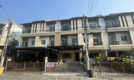 ขายทาวน์เฮาส์ - รีโนเวทใหม่ทั้งหลัง พร้อมอยู่ ทาวน์โฮม 3 ชั้น เล่นระดับหมู่บ้านเออเบิร์นธารา สุขสวัสดิ์ 70จองวันนี้รับส่วนลด 100,000บาท