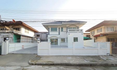 ขายบ้าน - ขายราคาพิเศษ บ้านเดี่ยว 2 ชั้น ขนาด 64.2 ตร.ว. 4 ห้องนอน 2 ห้องน้ำ ม.ฉัตรณรงค์ วิลล่า 4 ฟังชั่นครบ พร้อมเฟอร์ พร้อมสนามหญ้า รีโนเวทใหม่ทั้ง [ลำลูกกา]