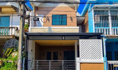 ขายบ้าน - ขาย ทาวน์เฮ้าส์ 2ชั้น ย่านสุขาภิบาล5 มบ.แดนทองวิลเลจ ถ.สุขาภิบาล5 ซ.20 สายไหม เทพรักษ์ เดินทางง่าย เชื่อมต่อถนนหลายสาย