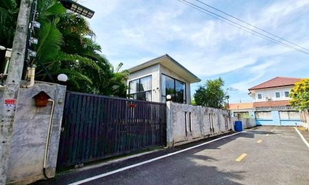 บ้าน - บ้านพูลวิลล่า Tropical Loft สรงประภา-ศรีสมาน สระระบบเกลือ และ Jacuzzi ตกแต่งครบ ใกล้โรบินสันศรีสมาน