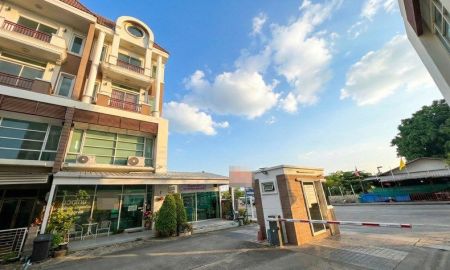 ทาวน์เฮาส์ - ขายและให้เช่า โฮมออฟฟิศ 4 ชั้น พรีเมี่ยมเพลส 5 หลังมุม ถนนรามอินทรา40 เลียบด่วนเอกมัย รามอินทรา