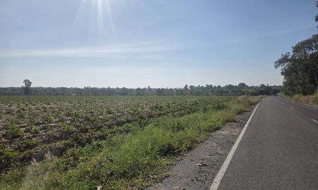 ขายที่ดิน - ขายที่ดินสวย 84-2-70 ไร่ ติดถนนลาดยางยาวทั้งแปลง และมีบ่อน้ำยาวตลอดทั้งแปลง วิวเคิฟโล่ง180 องศา ลมดี ฮวงจุ้ยดีมาก ทำเลพรีเมียมสุดๆ