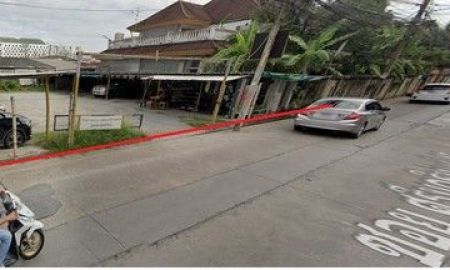 ให้เช่าที่ดิน - ให้เช่าที่ดินเนื้อที่ 138 ตารางวา ติดถนนซอยศรีครินทร์ 42 ตรงข้ามซีคอนสแควร์ ปากซอยติดรถไฟฟ้าสถานีสวนหลวง ร.9