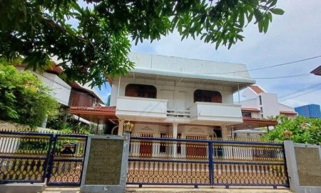 บ้าน - ให้เช่า-ขายบ้านเดี่ยว 2 ชั้น 75 ตรว. 8 ห้องนอน ย่านอารีย์ พหลโยธิน ซอยอารีย์สัมพันธ์ 4 ใกล้ BTS อารีย์ ** เหมาะอยู่อาศัย ทำออฟฟิศ หรือ Air BNB