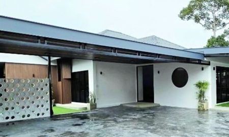 ให้เช่าบ้าน - สุกี้ตี๋น้อย บางละมุง 50ม. ให้เช่าบ้านสไตล์โมเดิร์น Luxury ตกแต่งครบ สุขุมวิทพัทยา9-19 หาดกระทิงลาย จัดเต็มเฟอร์ฯ 3นอน 4 น้ำ 120ตร.วา.