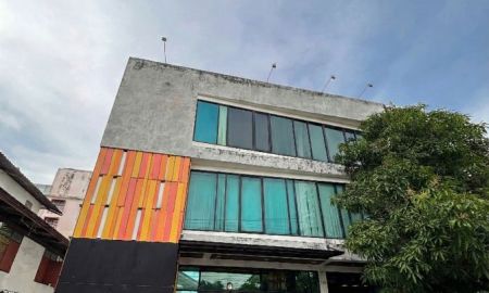 ขายโรงงาน / โกดัง - ขายโกดังพร้อมสำนักงาน 309 ตรว. อ่อนนุช 36 ติดถนน 2 ด้าน ทำเลดี เดินทางสะดวก