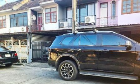 ให้เช่าทาวน์เฮาส์ - Centralลาดพร้าว 2กม. เฟอร์ครบ 2แอร์ MRTภาวนา 1กม. MRTลาดพร้าว 1.3กม. ให้เช่าบ้านทาวน์เฮ้าส์ 2 ชั้น 2นอน รัชดาภิเษก32 900ม. ลาดพร้าว35-41