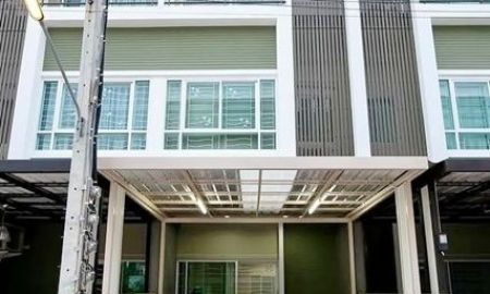 ให้เช่าทาวน์เฮาส์ - เตรียมน้อม500ม. เดอะพาซิโอ ทาวน์ รามคำแหง140-146 ให้เช่าทาวน์เฮาส์หรู 3 ชั้น จัดเต็มเฟอร์ฯ 18 ตร.วา. 220 ตร.ม. ม.นิด้า 2.5 กม. 3 นอน