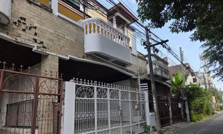 ให้เช่าทาวน์เฮาส์ - ให้เช่าทาวน์โฮม ตบแต่งใหม่ พร้อมย้ายเข้า พื้นที่ใช้สอย 430 ตรม 4 ชั้น 6 ห้องนอน 5 ห้องน้ำ ใกล้สถานี BTS สถานี ปุณณวิถี, สายสีเหลือง ศรีอุดม