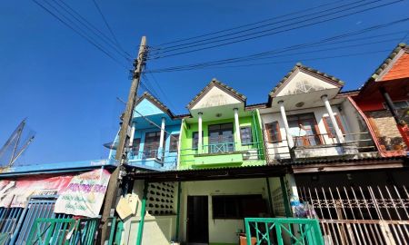 ขายทาวน์เฮาส์ - ขายทาวน์เฮ้าส์ 2 ชั้น สุขาภิบาล 5 ซอย 58 เพียง 850,000 บาท