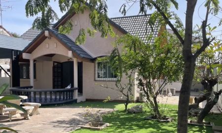 ให้เช่าบ้าน - ให้เช่าบ้านเดี่ยว 1ชั้น 107วา 4ห้องนอน 2ห้องน้ำแอร์ เฟอร์บางส่วน ถนนศรีนครินทร์ ใกล้Foodland เดินได้