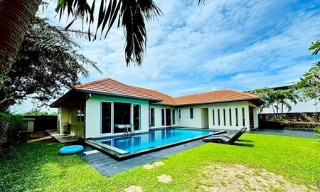 ให้เช่าบ้าน - ฟลาวเวอร์แลนด์ พัทยา 3.6กม. ให้เช่า พูลวิลล่า 4นอน สยามคันทรี คลับ โรลลิ่ง ฮิลล์ 3กม. ฝั่งข้ามทางรถไฟ ทุ่งกลม-ตาลหมัน 63ตร.วา.