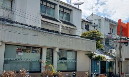 ขายทาวน์เฮาส์ - ขายทาวน์เฮ้าส์ 3 ชั้น 75 ตร.ว. 500 ตร.ม. อยู่ในบริษัทการบินไทย สำนักงานใหญ่ ย่านวิภาวดีรังสิต จตุจักร เหมาะแก่การ ทำธุรกิจ ราคาถูกมาก