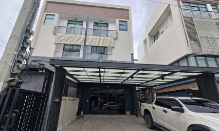 ให้เช่าทาวน์เฮาส์ - ให้เช่า Home Office ชั้น 3 โครงการ (ดิสทริค เอกมัย-รามอินทรา) ทำเลดีย่านเลียบด่วน