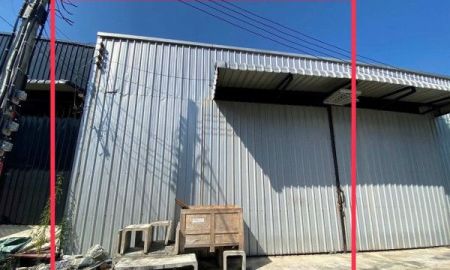 ให้เช่าโรงงาน / โกดัง - ให้เช่าโกดังซอยลาดพร้าว ใกล้รถไฟฟ้าสายสีเหลือง พื้นที่ใช้สอย 190 ตร.ม. เหมาะทำโกดังเก็บของ ถนนซอยกว้าง รถคอนเทนเนอร์ จอดลงของได้