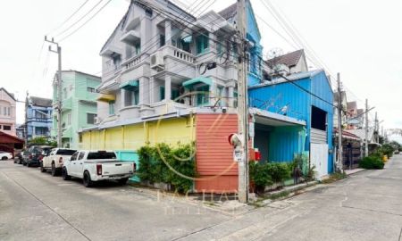 ขายทาวน์เฮาส์ - ขายด่วน ทาวน์เฮ้าส์ 3 ชั้น หลังมุม หมู่บ้านเจ้าพระยา 8 เฟส 2/1 เนื้อที่ 29.1 ตร.ว พื้นที่ใช้สอย 220 ตร.ม