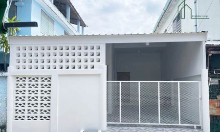 ขายทาวน์เฮาส์ - บ้านชั้นเดี่ยว สไตส์มินิมอล เคหะร่มเกล้า 27 ลาดกระบัง ซอยมิสทีน