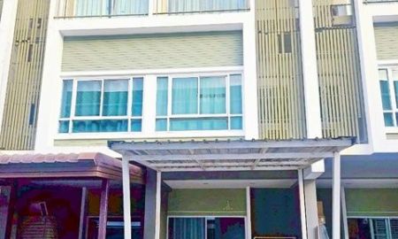 ให้เช่าทาวน์เฮาส์ - ถนนรามคำแหง 140 146 3นอน 3น้ำ ให้เช่าทาวน์เฮาส์หรู 3 ชั้น MRTสัมมากร 700 ม. รร.เตรียมน้อม 475.ม สุขาภิบาล3 วงแหวนตะวันออก