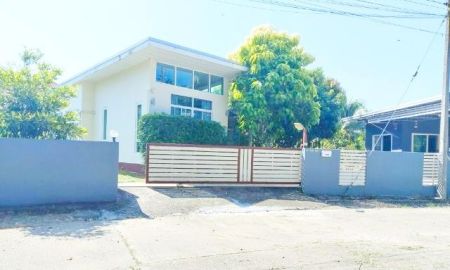 ให้เช่าบ้าน - ตลาดดอยสะเก็ด 3กม. 3นอนให้เช่าบ้านเดี่ยว สวนพฤกษศาสตร์ทวีชล 1.9 กม. เป็นธรรมชาติ 66 ตร.วา.264 ตร.ม. 3 น้ำ พร้อมเฟอร์ฯ