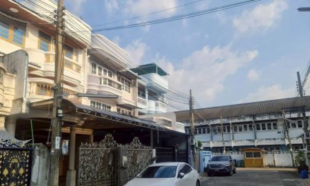 ทาวน์เฮาส์ - ขาย / เช่าทาวน์เฮ้าส์ 4 ชั้นในซอย บรมราชชนนี 11 #ราคาดีทำเลดีมาก