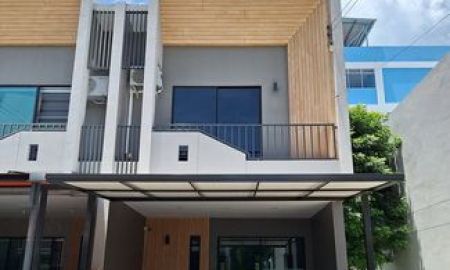 ให้เช่าทาวน์เฮาส์ - ให้เช่า] หมู่บ้าน เดอะ แคนวาส สุขุมวิท-สำโรง / 4 ห้องนอน 2 ห้องน้ำ / 23 ตรว. 145 ตรม. **27,500**