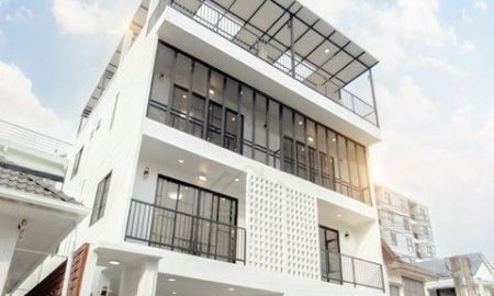 ขายอาคารพาณิชย์ / สำนักงาน - ขายโฮมออฟฟิศ 4 ชั้น กว่า 800 ตรม. 7 ห้องนอน ซอย 20 มิถุนา รีโนเวทใหม่ ใจกลางห้วยขวาง สุทธิสาร ห้วยขวาง ใกล้ MRT สุทธิสาร เหมาะทำออฟฟิศ หรืออยู่อาศัย