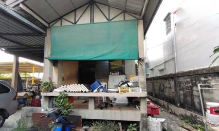 ขายบ้าน - ขายบ้านเดี่ยว 2ชั้นเนื้อที่ 39 ตร.ว บ้านครึงปูนครึ่งไม้ 2ห้องนอน 1ห้องน้ำ ถนนสุขุมวิท115 ซอยติด BTS ปูเจ้าทำเลทอง ราคาขาย 3 ล้านบาท