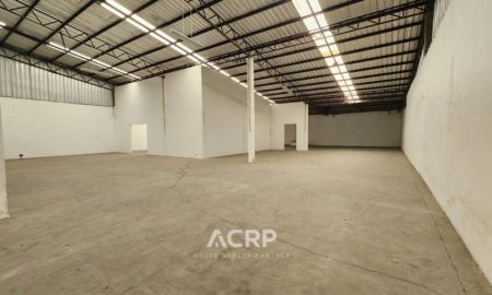 ให้เช่าโรงงาน / โกดัง - ให้เช่าโกดัง / คลังสินค้า ติดถนนใหญ่ บางนา ตราด กม.42 (บางวัว บางปะกง)