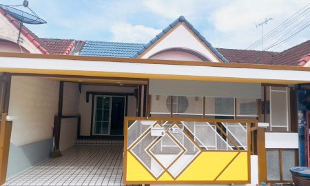 ขายทาวน์เฮาส์ - บ้านนันทวันเซนต์ 1 ซอยสังฆสันติสุข 34 เขตหนองจอก บ้านรีโนเวทใหม่ 21 ตารางวา 2 นอน ใกล้โลตัส หนองจอก