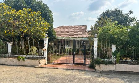 ขายบ้าน - ขายบ้านเดี่ยวชั้นเดียวย่านรังสิตคลองสาม หมู่บ้านซื่อตรงรังสิต คลอง3 (ธัญบุรี) พื้นที่80.3ตรว. ขายเพียงแค่2.55ล้านเท่านั้น แถมหน้าบ้านติดสวนอีกด้วย