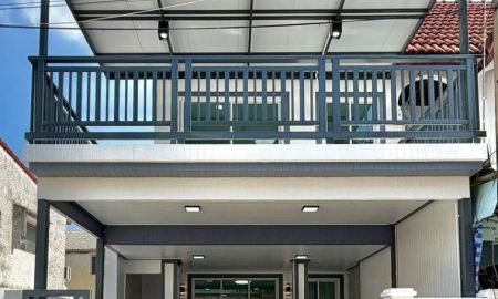 ขายทาวน์เฮาส์ - ขายทาวน์เฮ้าส์ 2 ชั้น หลังมุม ซอย ประชาราษฎร์ 14 เนื้อที่ 20 ตารางวา 2 ห้องนอน ตำบลตลาดขวัญ อำเภอเมืองนนทบุรี จังหวัดนนทบุรี