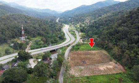 ขายที่ดิน - ขายถูกมาก!! ที่ดิน 5 ไร่ 3 งาน ติดถนนและลำน้ำ ด้านหลังติดภูเขา อ.ดอยสะเก็ด จ.เชียงใหม่ ใกล้อุทยานแม่ตะไคร้และขุนแจ