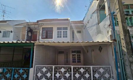 ขายทาวน์เฮาส์ - ทาวน์เฮาส์ อยู่เจริญ99 ในซ.ลาดพร้าว 41 ขนาด 18 ตร.วา บ้านรีโนเวทใหม่ ใกล้ถนนลาดพร้าว ใกล้รถไฟฟ้าสายสีเหลือง