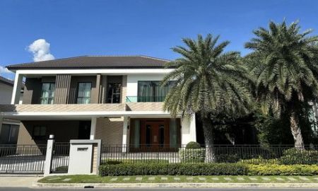 ให้เช่าบ้าน - ให้เช่า] หมู่บ้าน เดอะ แกรนด์ ลักซ์ บางนา-สวนหลวง / 4 ห้องนอน 5 ห้องน้ำ / 135 ตรว. 300 ตรม. **250,000**