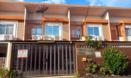 ขายทาวน์เฮาส์ - ขายทาวน์เฮ้าส์ หมู่บ้านรัชธานี 10 ซอยคู้บอน 27 เนื้อที่ 42.4 ตร.ว. 2 หลังตีทะลุ